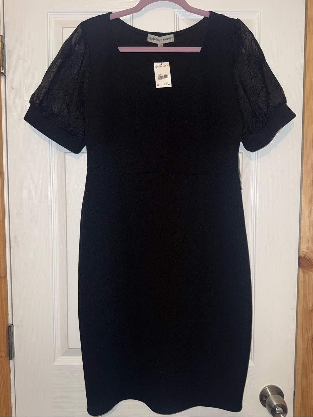 Versona Black Lace-Sleeve Sheath Dress